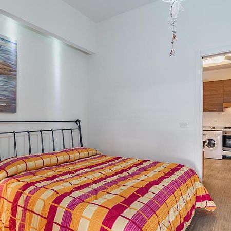 Apartamento Naxos Bay Flat With Terrace 50 Meters From The Sea Giardini-Naxos Exterior foto