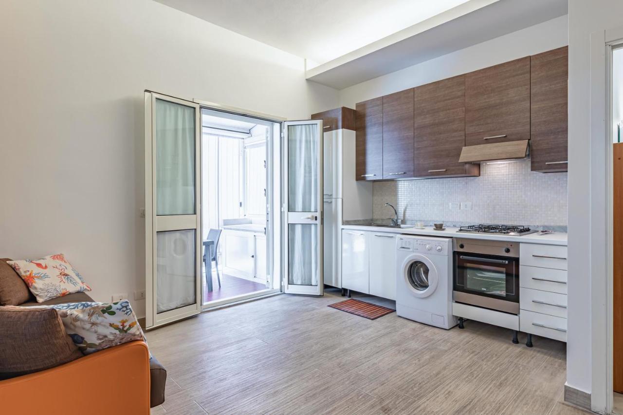 Apartamento Naxos Bay Flat With Terrace 50 Meters From The Sea Giardini-Naxos Exterior foto